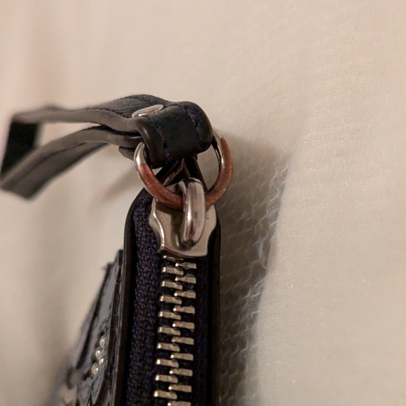 Michael Kors Wristlet Nouveau Floral Leather Embossed Large Zip Navy Multi VGUC - Picture 12 of 13